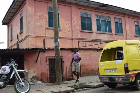 Statele Unite au închis o falsă ambasadă americană, care era condusă de o grupare criminală din capitala Ghanei