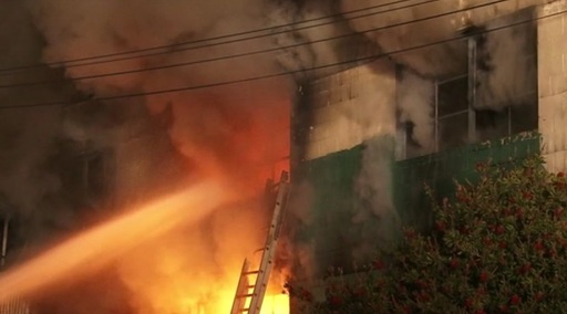 SUA: Incendiu într-o hală din Oakland unde avea loc o petrecere, soldat cu 9 morţi şi cel puţin 25 de disparuti. Autorităţile spun că ar putea fi zeci de decedaţi