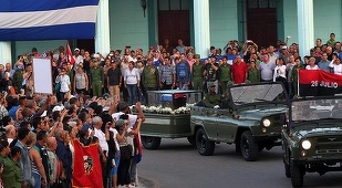 Cortegiul funerar al liderului revoluţionar a ajuns la Santiago de Cuba, unde va fi îngropată cenuşa lui Fidel Castro