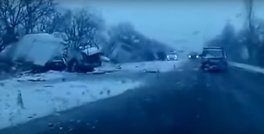 Rusia: 11 persoane şi-au pierdut viaţa într-un accident rutier, iar printre victime se numără nouă copii din regiunea Ural