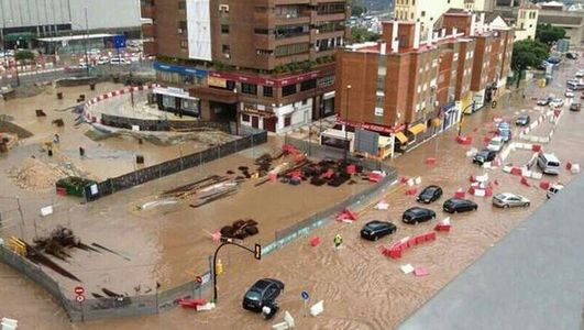 O româncă ar fi murit în urma inundaţiilor produse în sudul Spaniei - autorităţi locale. MAE face verificări VIDEO, FOTO