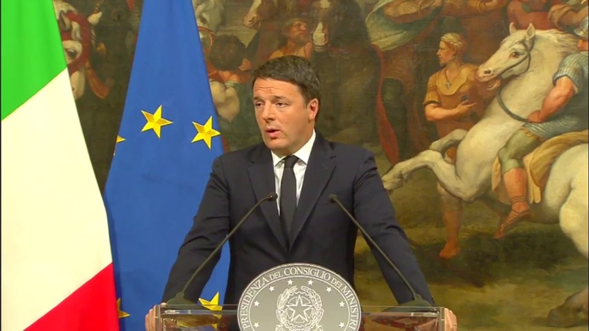 Premierul Renzi anunţă că va demisiona după eşecul masiv înregistrat în referendum