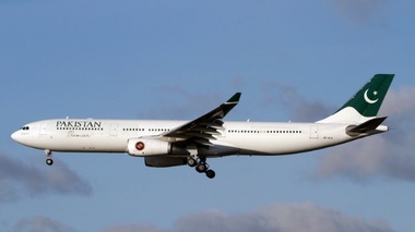Autorităţile pakistaneze au anunţat că un avion cu 47 de persoane la bord s-a prăbuşit în nordul ţării
