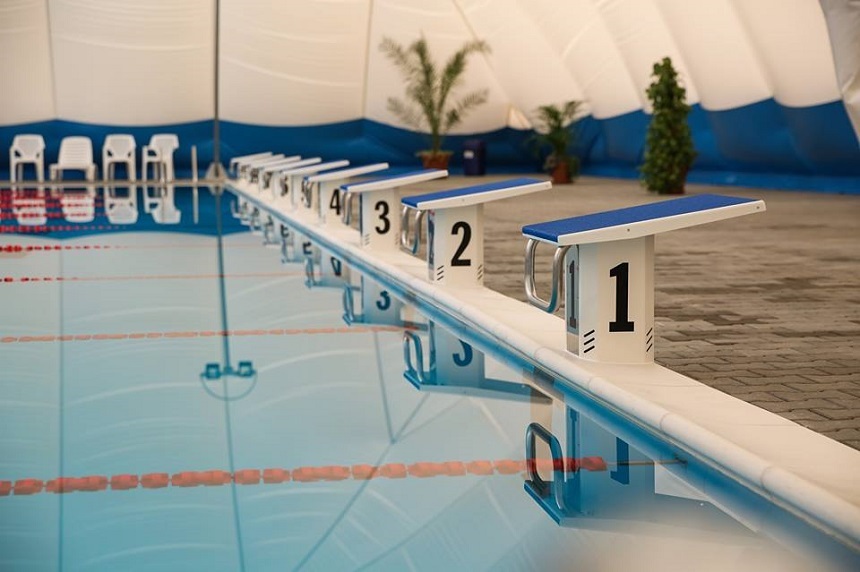 Germania: Curtea Constituţională a decis că elevele musulmane trebuie să participe în mod obligatoriu la cursuri de înot mixe