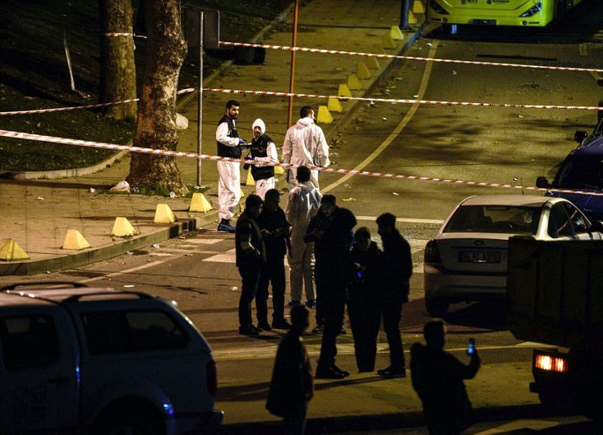 Sute de turci au participat la un marş antiterorism la Istanbul