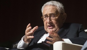 Kissinger cere răbdare faţă de Trump, în pofida ideilor provocatoare ale miliardarului