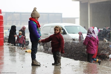 Evacuarea rebelilor din Alep a fost amânată dintr-un motiv neclar, anunţă un ONG