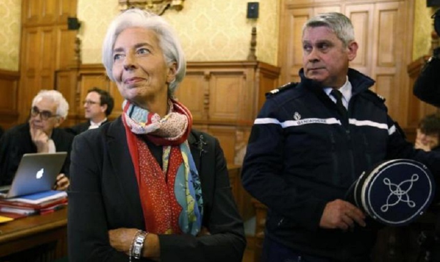 Directoarea FMI Christine Lagarde îşi asumă deciziile în arbitrajul Tapie şi aşteaptă hotărârea justiţiei luni