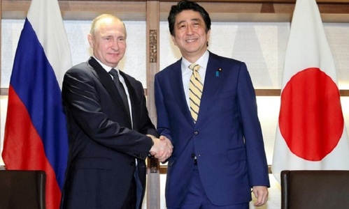 Putin şi Abe afirmă că încheierea unui acord de pace între Rusia şi Japonia este dificilă, dar ordonă o cooperare economică pe Insulele Kurile