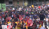Mii de oameni au protestat la Los Angeles faţă de Trump, cu o zi înainte ca Marii Electori să confirme oficial victoria republicanului