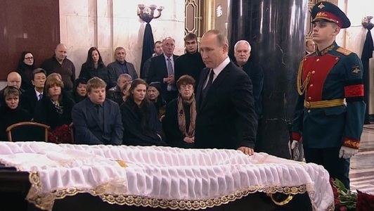 Ceremonie solemnă la MAE rus, în prezenţa lui Vladimir Putin, în memoria ambasadorului asasinat la Ankara