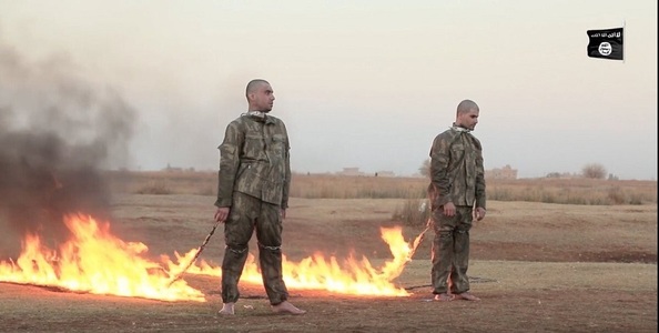 Statul Islamic publică o înregistrare video în care doi militari turci sunt arşi de vii