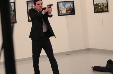 Turcia: Ucigaşul ambasadorului rus amintit drept un băiat retras, nu un jihadist mânios de către vecinii din copilărie