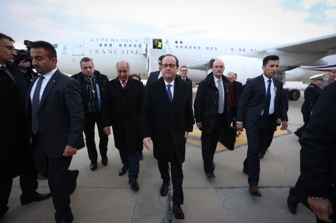 Preşedintele Hollande a declarat că lupta împotriva Statului Islamic este esenţială în prevenirea atentatelor în Franţa