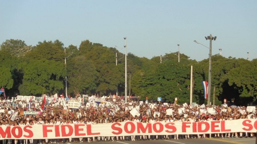 Forţele armate şi mii de civili cubanezi i-au adus luni un omagiu lui Fidel Castro