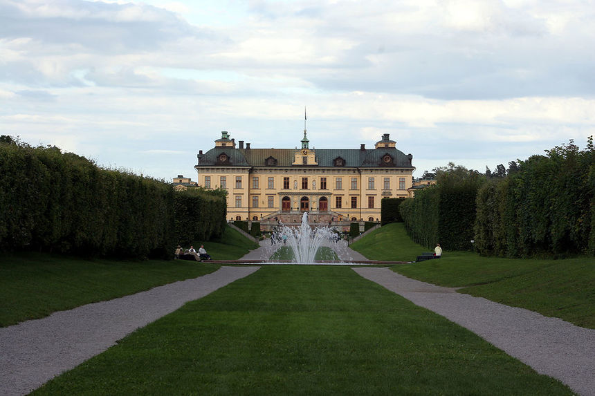 Regina Silvia a Suediei susţine că palatul regal este bântuit de ”fantome prietenoase” 