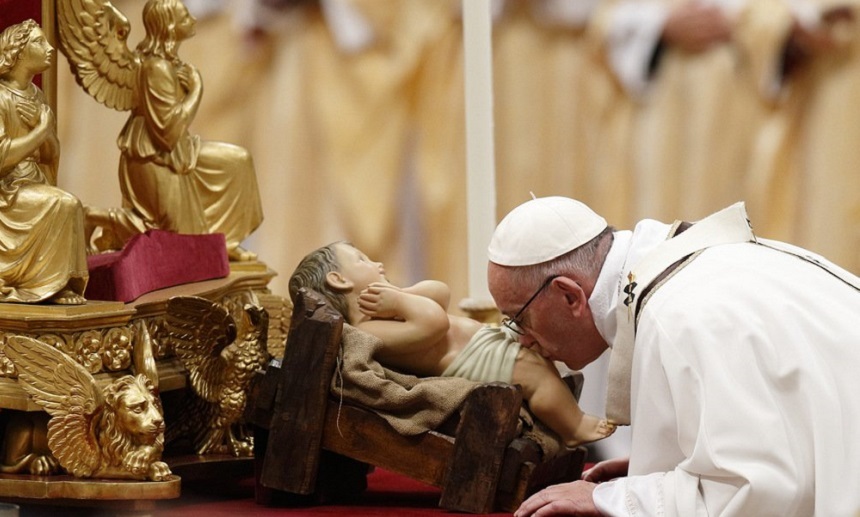 Papa Francisc a încurajat victimele cutremurelor care au afectat anul trecut Italia să îşi „refacă inimile” şi casele