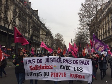Câteva mii de persoane au manifestat la Paris pentru a cere dreptate pentru trei kurde ucise în 2013