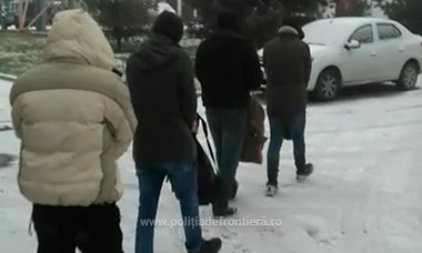 Un traficant de persoane a abandonat în ger 19 migranţi, inclusiv cinci copii, în sudul Germaniei