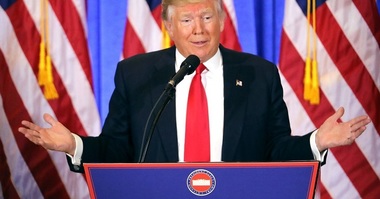 Trump spune că James Clapper l-a sunat ca să denunţe raportul ”fictiv” care-l vizează