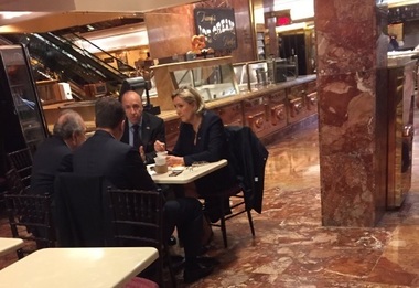 Preşedinta Frontului Naţional, Marine Le Pen, observată în incinta Trump Tower (presă)