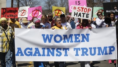 Protestatari anti-Trump se îndreaptă către Washington 