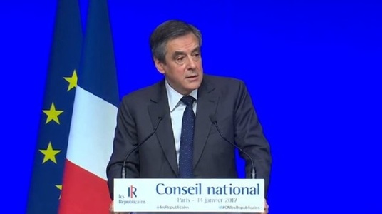 Fillon, învestit oficial candidat al dreptei în alegerile prezidenţiale, îşi îndeamnă partidul la ”disciplină”