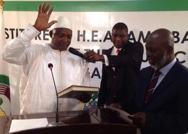 Adama Barrow învestit ca preşedinte al Gambiei în incinta ambasadei din Senegal