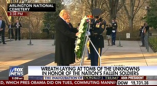 Republicanul Donald Trump a depus o coroană de flori la monumentul ostaşului necunoscut din cimitirul Naţional Arlington