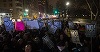 Un protest faţă de învestirea lui Trump, organizat la Washington, a degenerat în violenţe, în timp ce preşedintele-ales îşi sărbătorea victoria la Lincoln Memorial