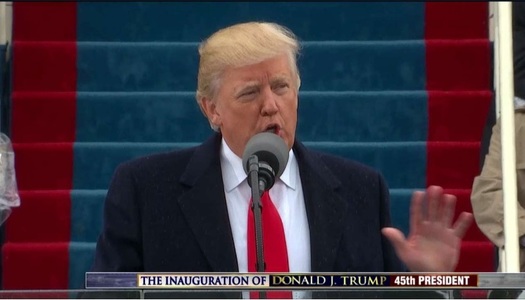 O organizaţie cetăţenească ce include foşti avocaţi ai Casei Albe îl dă în judecată pe Trump pentru încălcarea Constituţiei