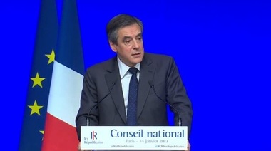 Francois Fillon a declarat că sunt lipsite de sens sancţiunile împotriva Rusiei şi este nevoie de dialog între UE şi Moscova