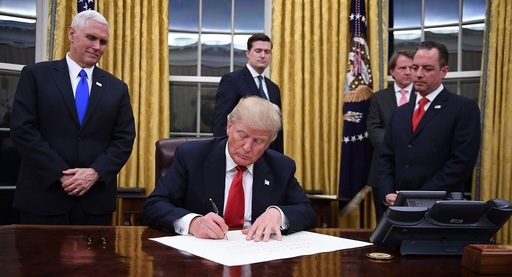 Primele acte ale preşedintelui Trump
