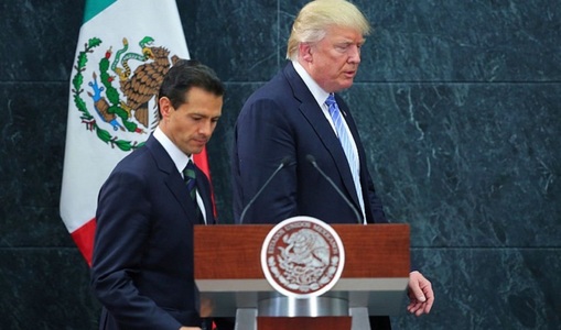 AP: Trump a discutat o oră la telefon cu Pena Nieto
