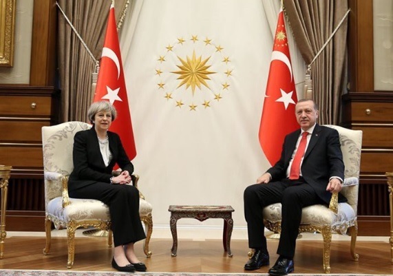 Premierul May va discuta cu preşedintele turc semnarea unui posibil acord comercial post-Brexit 