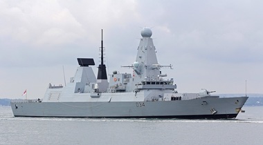 Theresa May trimite distrugătorul HMS Diamond la Marea Neagră după ce i-a îndemnat pe americani să-l înfrunte pe Putin. ”NATO trebuie să arate că nu se simte ameninţată şi că Regatul Unit preia conducerea"