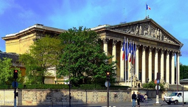 Percheziţie la sediul Adunării Naţionale în dosarul cu privire la presupuse angajări fictive ale lui Penelope Fillon