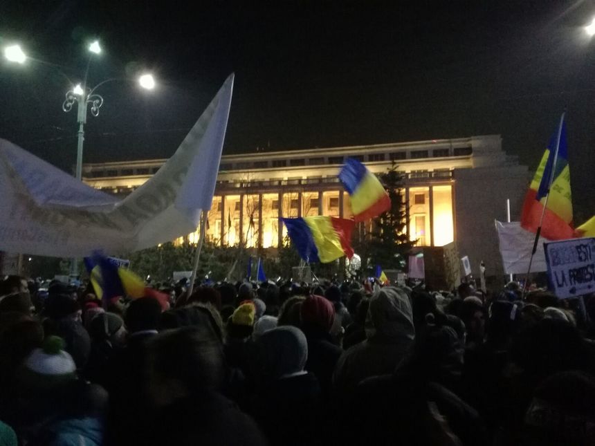 Reuters: Ne-am trezit în 1989 - Ordonanţa de Urgenţă românească dă timpul înapoi