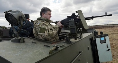 Trump îi dă asigurări lui Poroşenko de faptul că vrea să ajute la restabilirea păcii