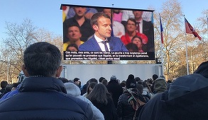 Macron, într-o demonstraţie de forţă la Lyon în faţa adversarilor săi la preşedinţie