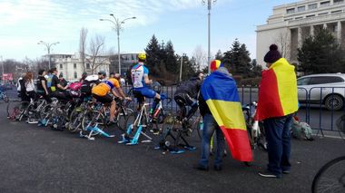AFP: Pasul înapoi al Guvernului nu calmează furia în România