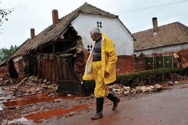 Ungaria reia procesul privind deversare de noroi roşu toxic din 2010