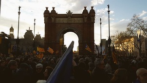 Protest de amploare la Barcelona, unde a început procesul fostului lider catalan Artur Mas, pentru referendumul din 2014