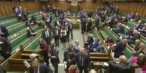 Deputaţii britanici o autorizează pe Theresa May să declanşeze Brexitul