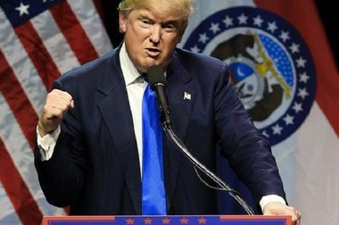 Un democrat vrea să iniţieze un proiect de lege care să oblige Casa Albă să angajeze un psihiatru pentru Trump
