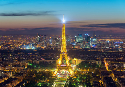 Parisul va construi o barieră anti-atentate în jurul Turnului Eiffel