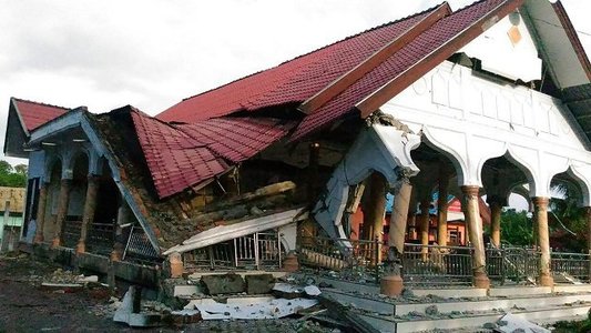 Filipine: Autorităţile anunţă că cel puţin şase persoane şi-au pierdut viaţa, după ce un seism puternic a lovit insula Mindanao