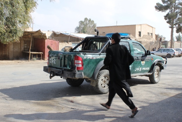 Afganistan: Cel puţin opt persoane şi-au pierdut viaţa într-un atentat cu maşină-capcană din Helmand