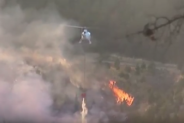 Sute de locuinţe au fost evacuate la Christchurch, din cauza unui incendiu de vegetaţie. VIDEO