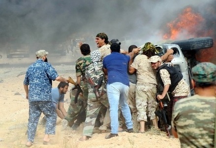 Jens Stoltenberg: Libia a solicitat ajutor de la alianţă pentru antrenarea şi dezvoltarea forţelor armate naţionale